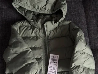 детскую куртку Uniqlo