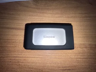 внешний SSD Kingston XS2000, 2 ТБ.