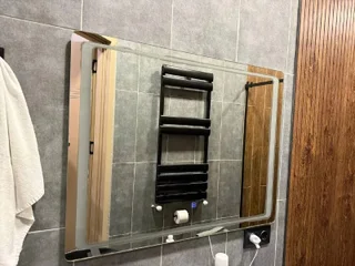 Зеркало с подсветкой 90×70