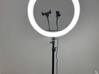 Кольцевая LED-лампа со штативом