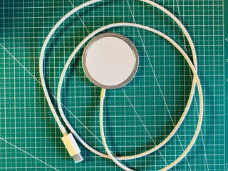 Зарядное устройство MagSafe и держатель для телефона WIWU