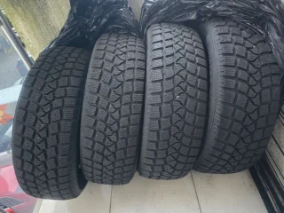 практически новые зимние шины Haida 215/60 R17 комплект (4 шт.