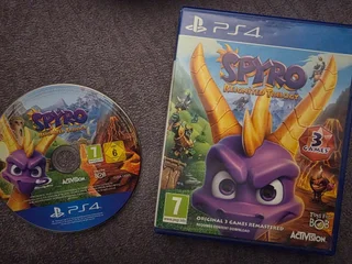 диск Spyro Reignited Trilogy для PlayStation 4.