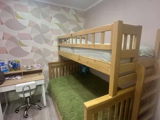 кровать из чистово дерева,почти новый.