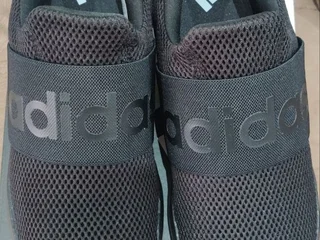 Кроссовки Adidas новые