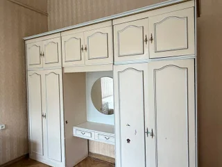 Комплект мебели (шкаф, кровать, тумбы)
