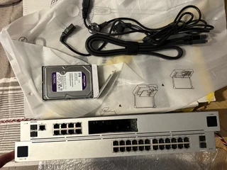 Коммутатор UniFi Pro 24 PoE (USW-Pro-24-PoE)