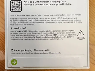 AirPods 5 с беспроводным зарядным кейсом
