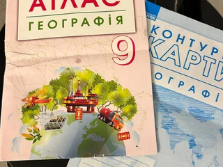 Книги и конверт (помята обложка)