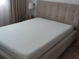 Двуспальная кровать 160х200 с матрасом Ashley Furniture