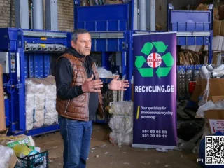 Устройство для прессования упаковочных отходов