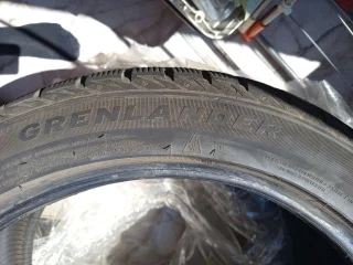Зимние автомобильные шины 275/40 R20, 2 шт