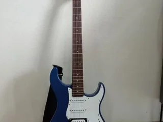 Электрогитара Yamaha Pacifica 012