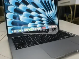 Ноутбук Apple
