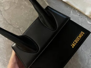 Сумка jacquemus medium size оригинал.есть дефекты так как была в носке.
