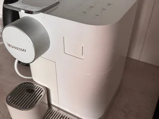 Кофемашина капсульная Delonghi Gran Lattissima Fresh Vitality