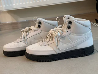Кроссовки Nike
