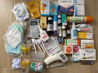 Набор лекарств из аптечки
