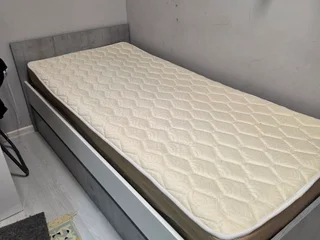 **Продам кровать с матрасом**