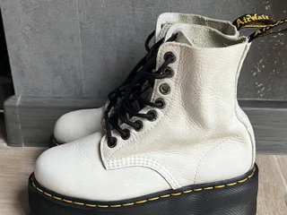 **Ботинки Dr. Martens Jadon**