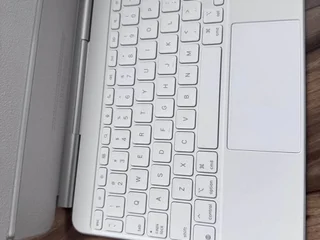 Magic Keyboard для iPad Air M2, M3,M4