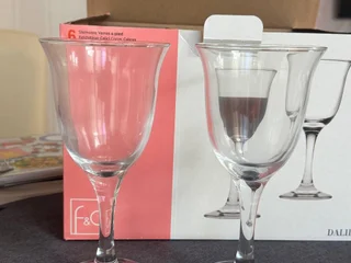 Бокалы, 2 шт **— 10 ₾**