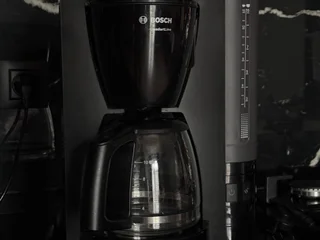 Капельная кофеварка Bosch с опцией Aroma+. Вместимость 10-15 чашек (1.25л). Отличное состояние