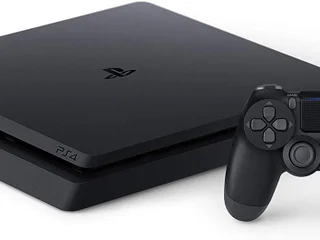 Игровая приставка PS4 1 ТБ с 3 контроллерами