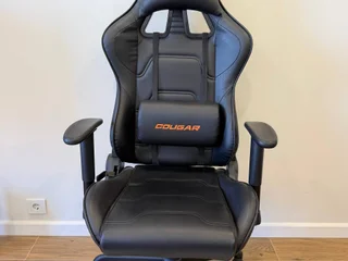 игровое компьютерное кресло **Cougar**