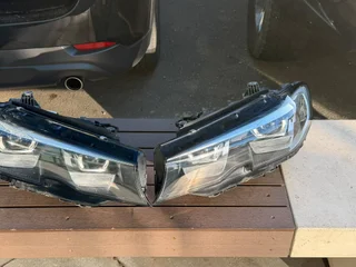 LED фары BMW G20 original комплект