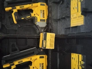 Пистолет DeWalt