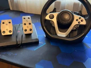 Игровой руль с педалями