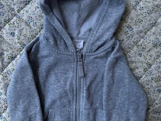 🧥 **Худи на молнии с капюшоном, р. 80** — **8 ₾**