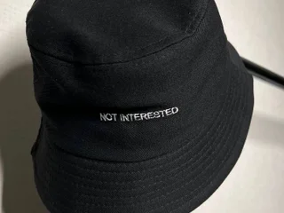 Чёрная панама «NOT INTERESTED»
