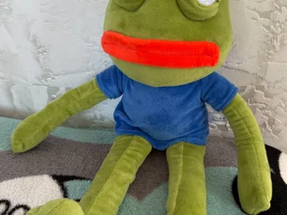Плюшевый лягушонок 45 см Pepe the frog
