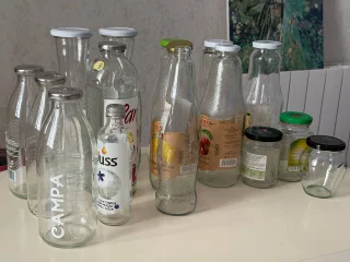 Стеклянные банки и бутылки