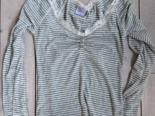Лонгслив в полоску Urban Outfitters