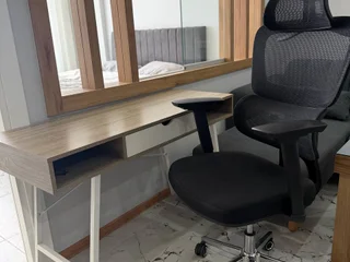 Стол с ящиками и игровой стул комплект