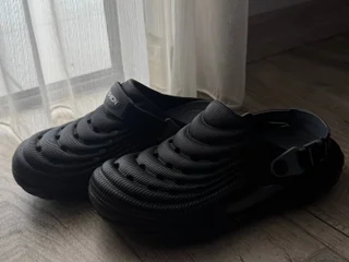 Черные тапочки