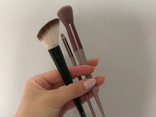 Кисть Avon