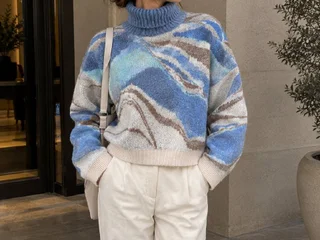 **Свитер Bershka**