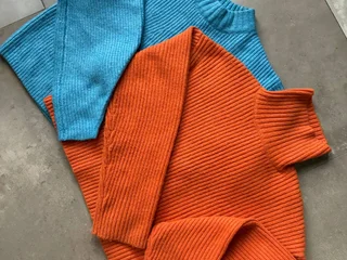 Свитер H&M голубой