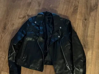👕 **Подростковая куртка**