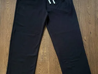 Новые с бирками флисовые штаны свободного кроя Old Navy (сестринский бренд Gap) Baggy Rotation Sweatpants размера M. Может подойти на L за счет свободного фита. Мне не подошли по стилю. Отличный состав - 80% хлопок. Сделаю замеры по запросу