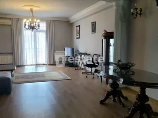 Продам просторную 2+1 в старом Батуми