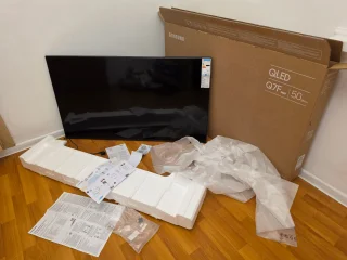 QLED 4K SAMSUNG Большой телевизор Совершенно новый с гарантией на 2 года.