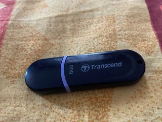 USB флэшка 8 ГБ б/у