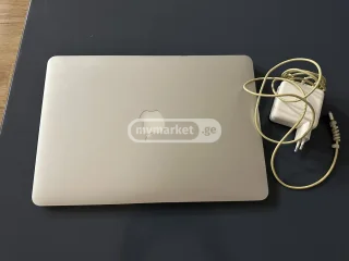 Ноутбук Apple