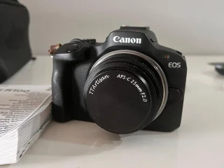 Комплект Canon EOS R100 с объективами и аксессуарами