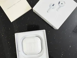 AirPods 4